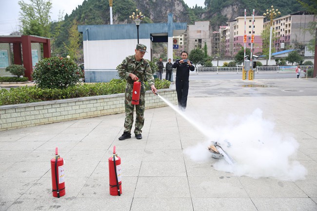 消防演练走进医院 医护人员受益匪浅