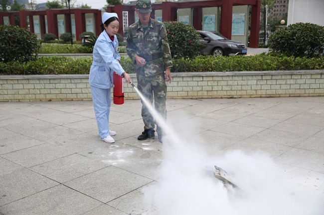 消防演练走进医院 医护人员受益匪浅